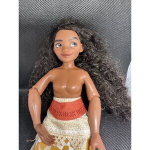 Disney Store Princess Moana 11" Classic Doll